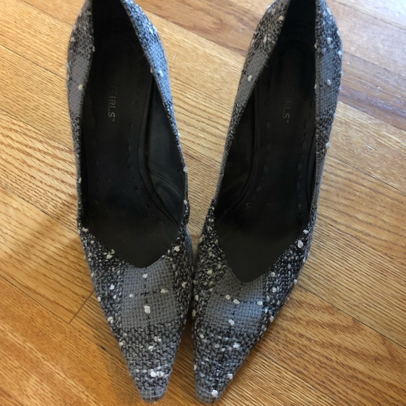 BCBG Flannel pointed toe grey heels - Picture 1 of 3